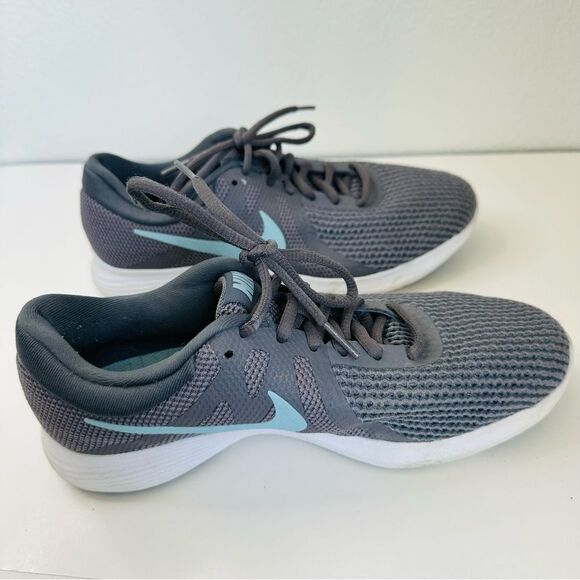 Nike Gray Blue Sneakers Woman’s Size 7.5 - Picture 1 of 6